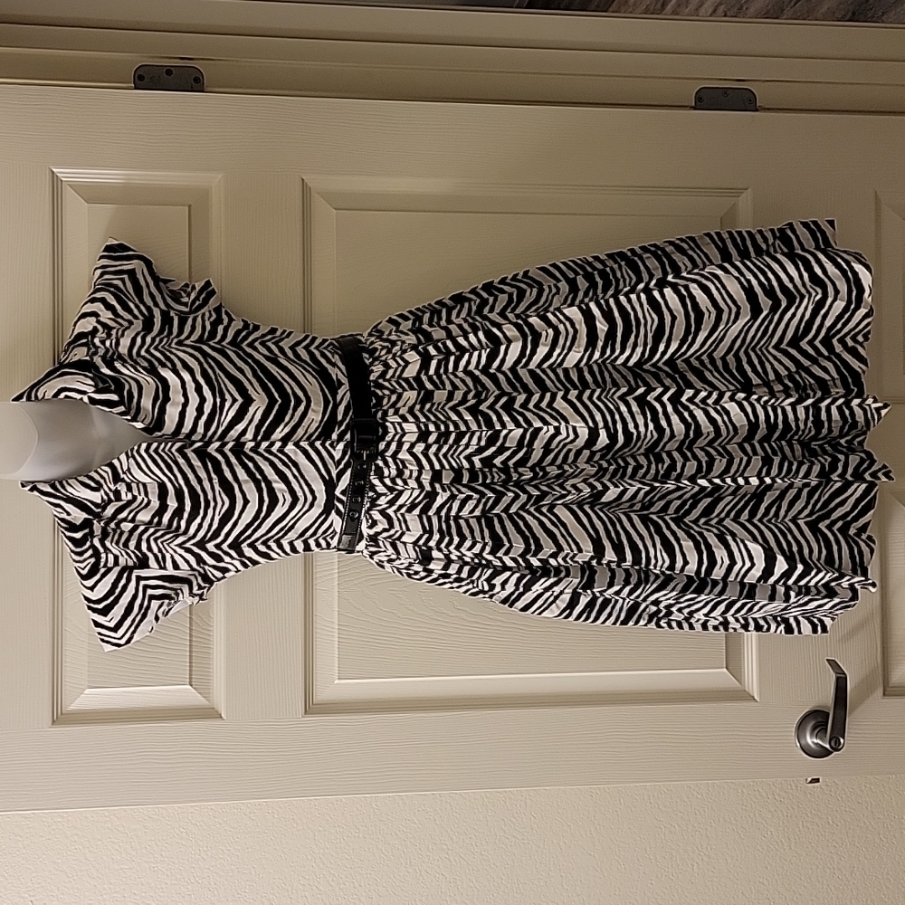 Bernie Dexter | Kelly Dress In Zebra Print - Picture 2 of 9